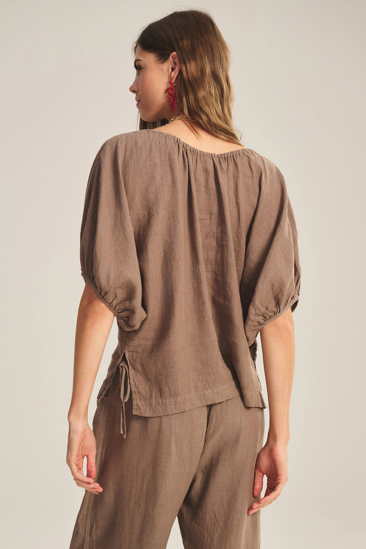 COSETTE LINEN TOP IN MUDSLIDE - Image 5