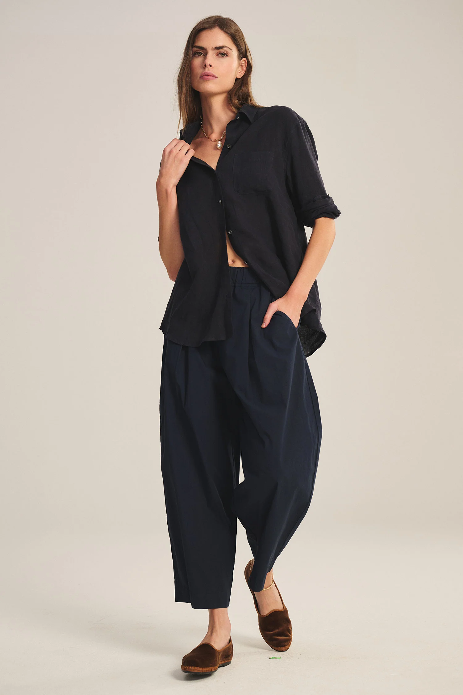 EASTON TROUSER IN MIDNIGHT - Image 3