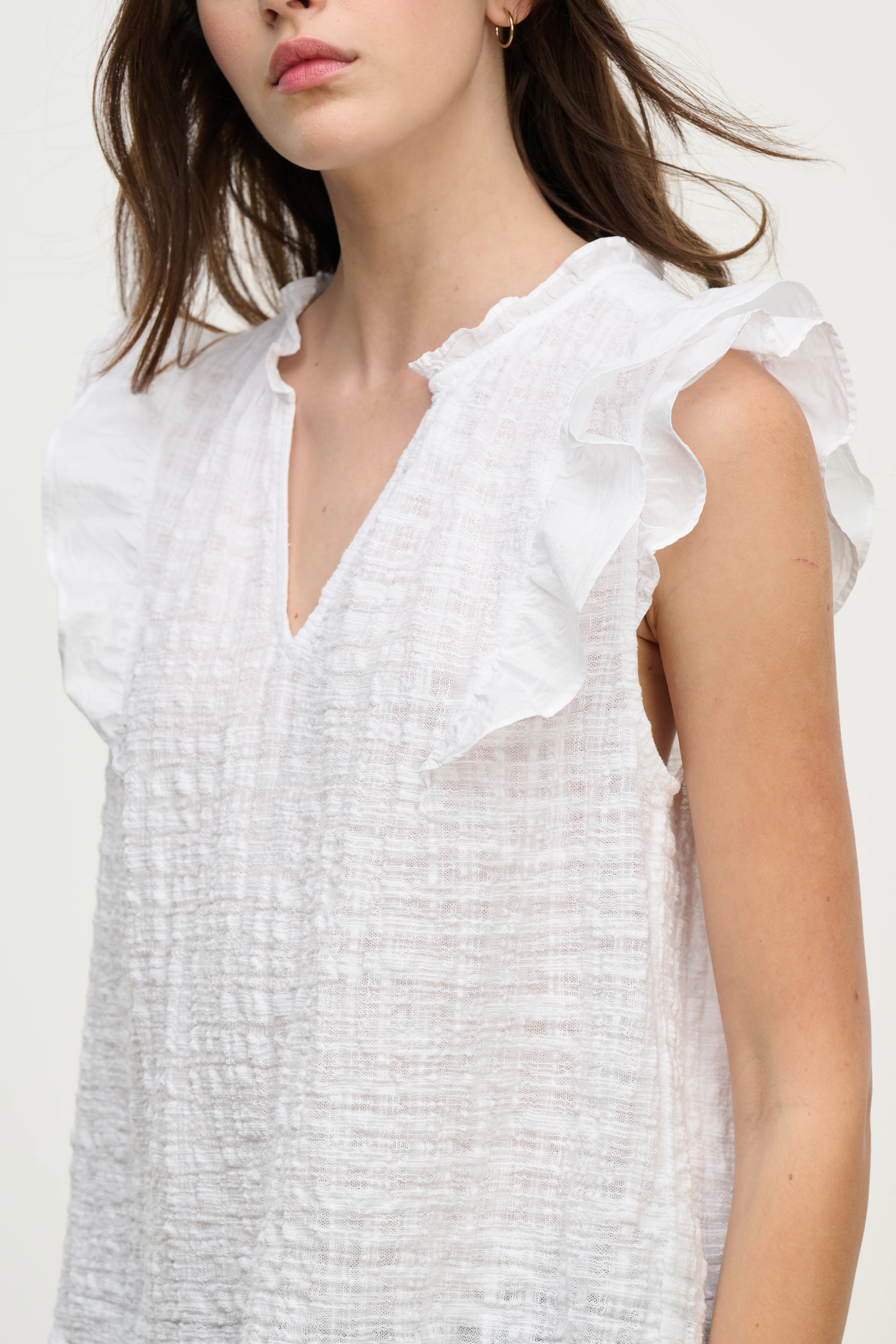 EVA TEXTURED COTTON GAUZE TOP IN COCONUT - Image 4