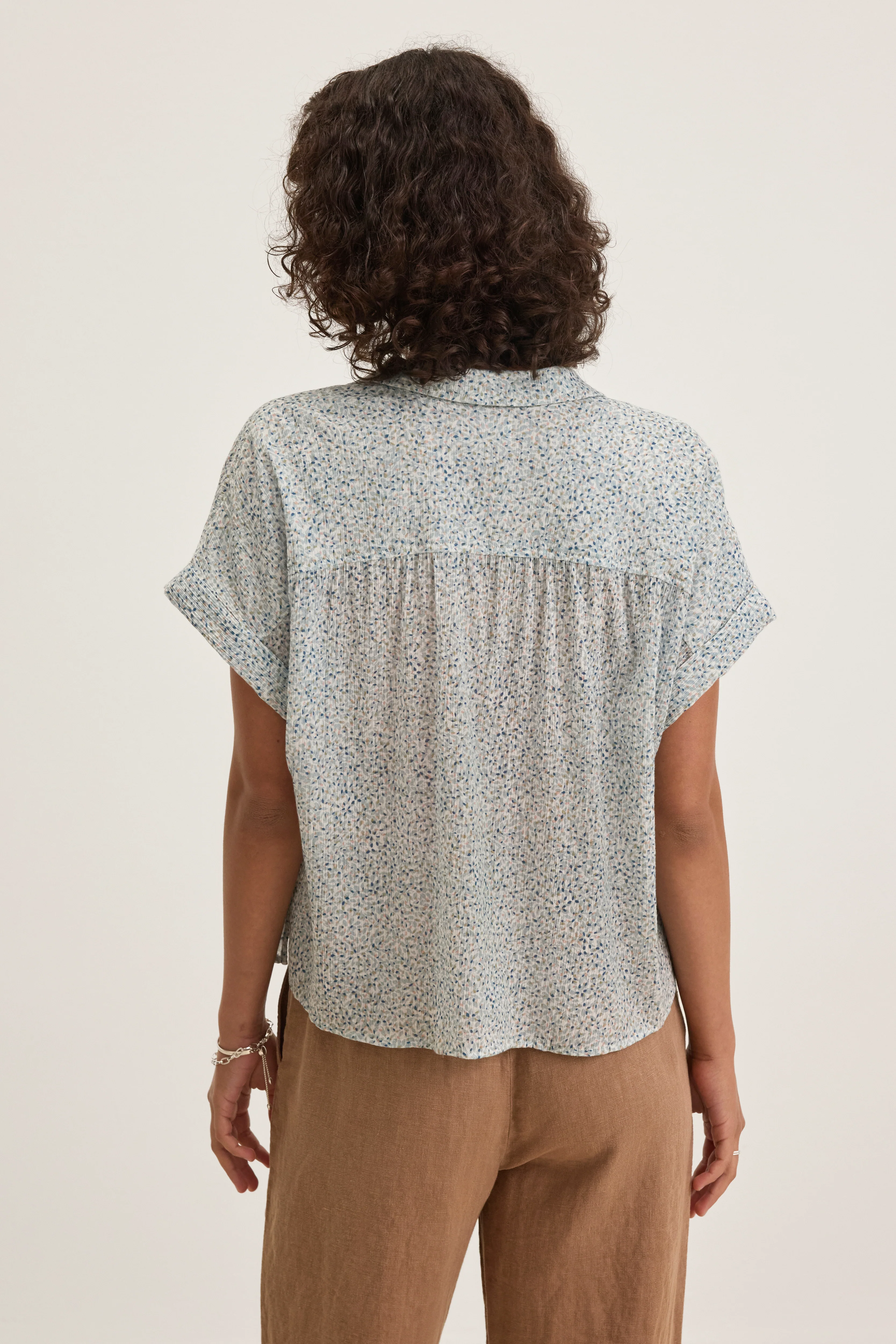 TIGE PRINTED CRINKLE COTTON GAUZE TOP IN SEAFOAM - Image 3